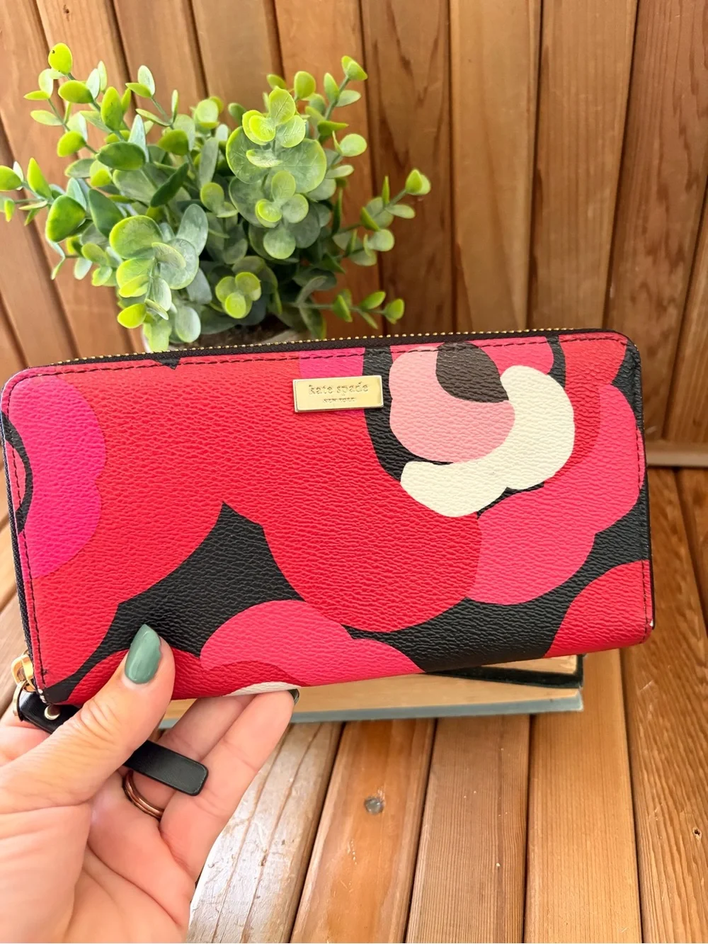 Kate Spade New York Floral Zippered Wallet in Hot Pink Black & White Florals